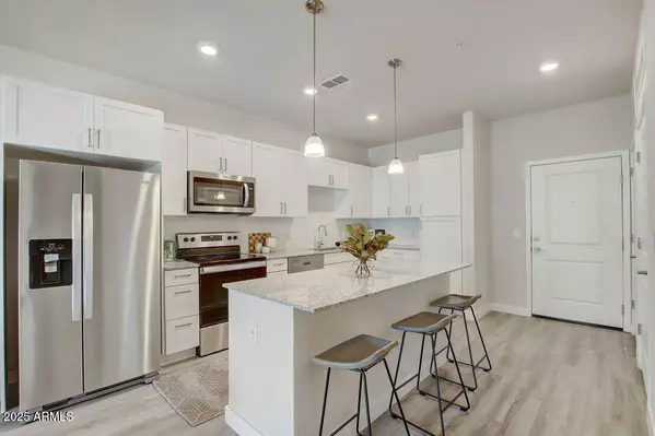 Phoenix, AZ 85085,28201 N BLACK CANYON Highway #1L