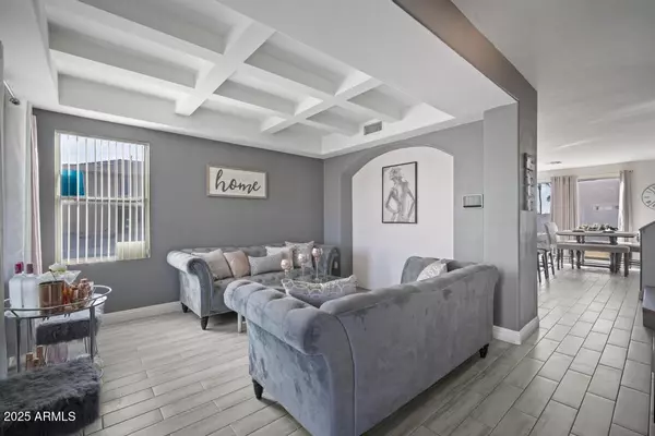 Phoenix, AZ 85041,7218 S 40TH Lane