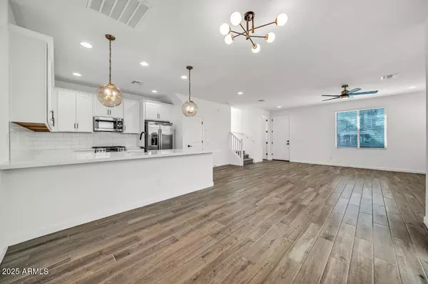 Phoenix, AZ 85085,26209 N 19TH Lane