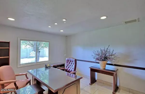 Phoenix, AZ 85032,3333 E THUNDERBIRD Road