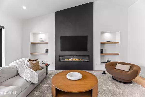 Phoenix, AZ 85018,4702 E CALLE TUBERIA Drive