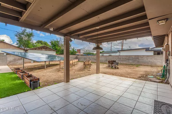 Phoenix, AZ 85021,9011 N 3RD Drive