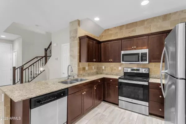 Phoenix, AZ 85035,2452 N 73rd Lane