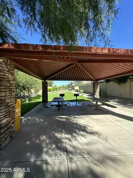 2725 E MINE CREEK Road #2156, Phoenix, AZ 85024