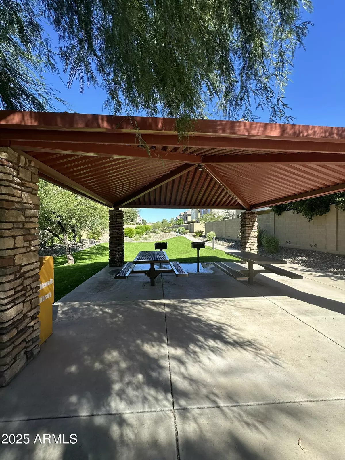 Phoenix, AZ 85024,2725 E MINE CREEK Road #2156