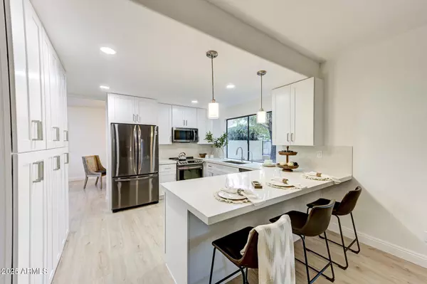 Scottsdale, AZ 85260,11887 N 91st Place