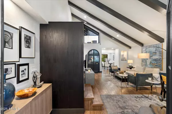 Paradise Valley, AZ 85253,5808 N Scottsdale Road