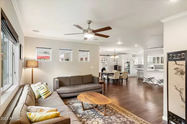 Phoenix, AZ 85018,3328 E TURNEY Avenue