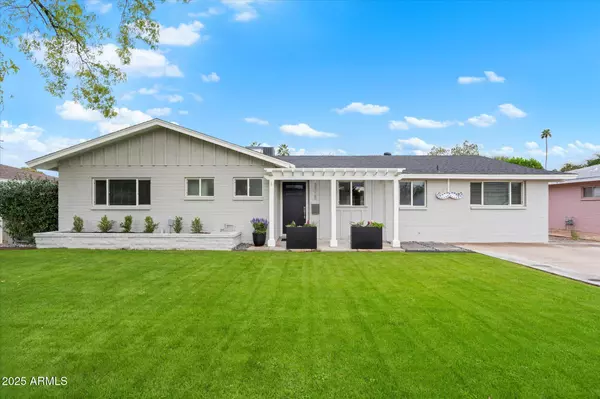 Phoenix, AZ 85018,3328 E TURNEY Avenue