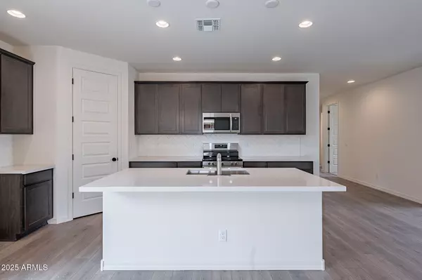 Maricopa, AZ 85138,39965 W BUNKER Drive