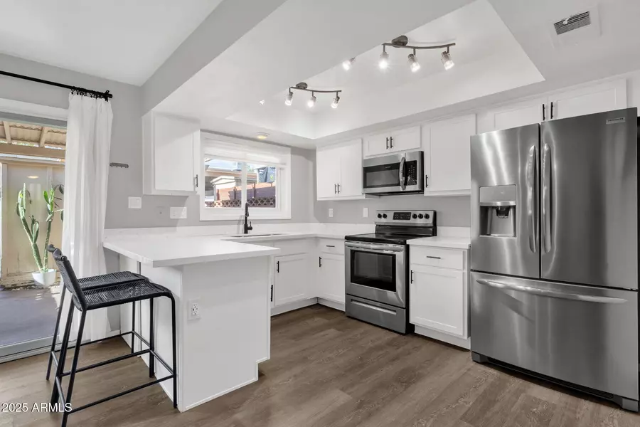 8430 E MONTEBELLO Avenue, Scottsdale, AZ 85250