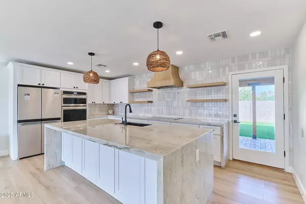 Scottsdale, AZ 85250,8708 E JACKRABBIT Road