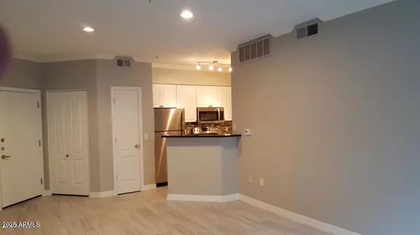 Phoenix, AZ 85016,1701 E COLTER Street #153