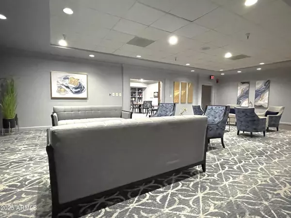 Sun City, AZ 85351,10330 W Thunderbird Boulevard #A207