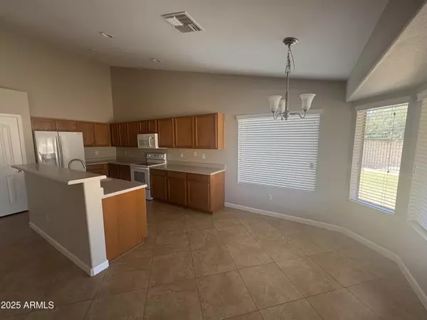 Gilbert, AZ 85296,918 S SAN JOAQUIN Court