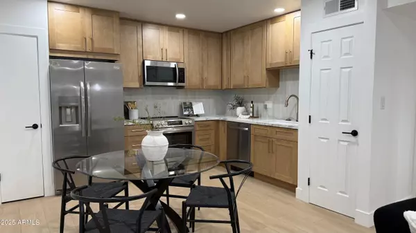 720 S DOBSON Road #27, Mesa, AZ 85202