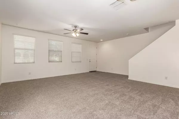 Phoenix, AZ 85043,5419 W ILLINI Street