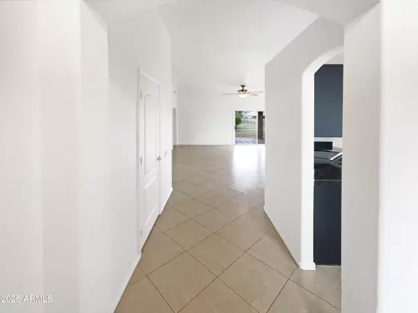 Glendale, AZ 85308,6156 W BLACKHAWK Drive