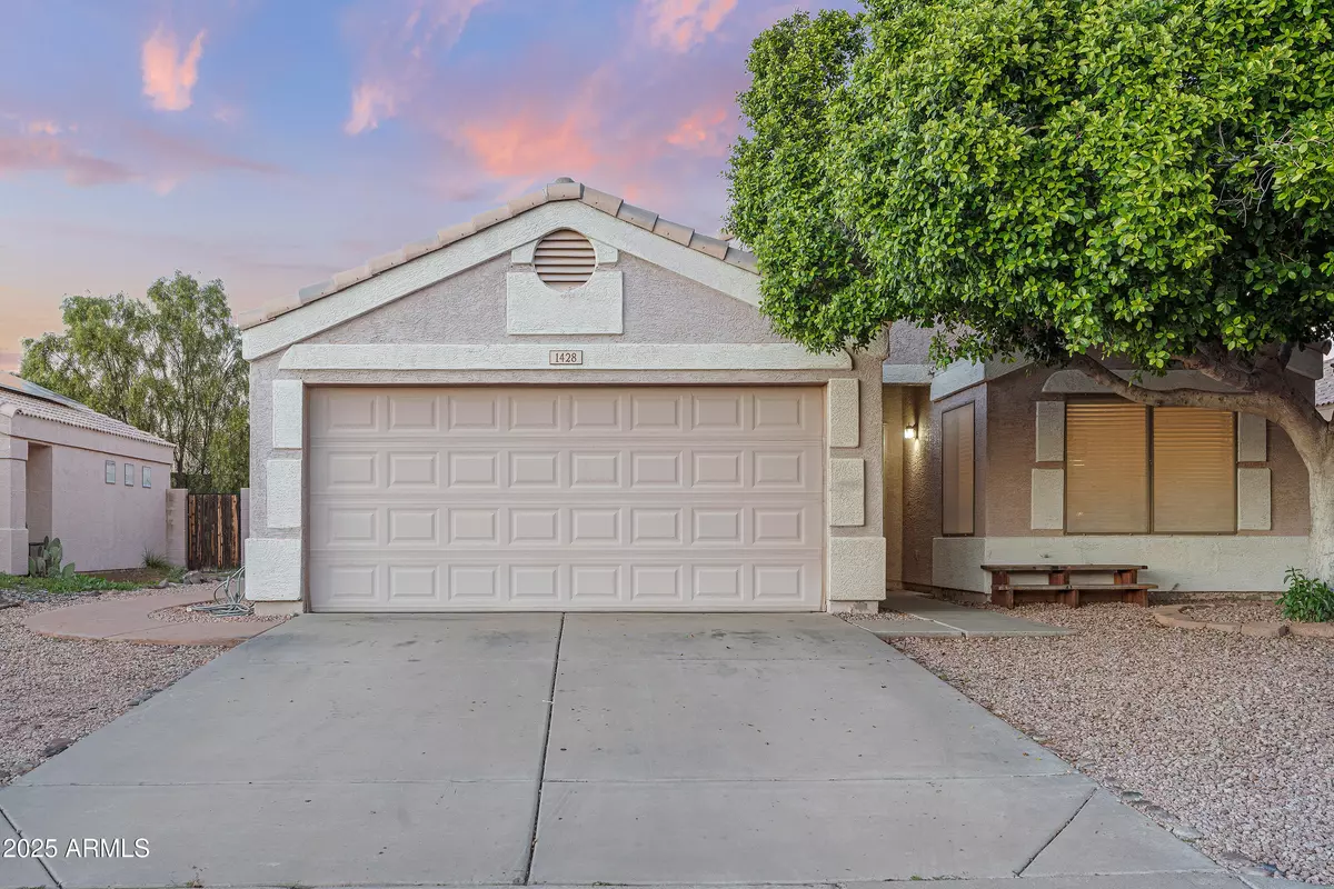 Apache Junction, AZ 85120,1428 W MESQUITE Avenue