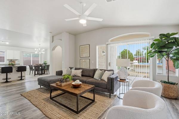 Phoenix, AZ 85032,2624 E ANDERSON Drive