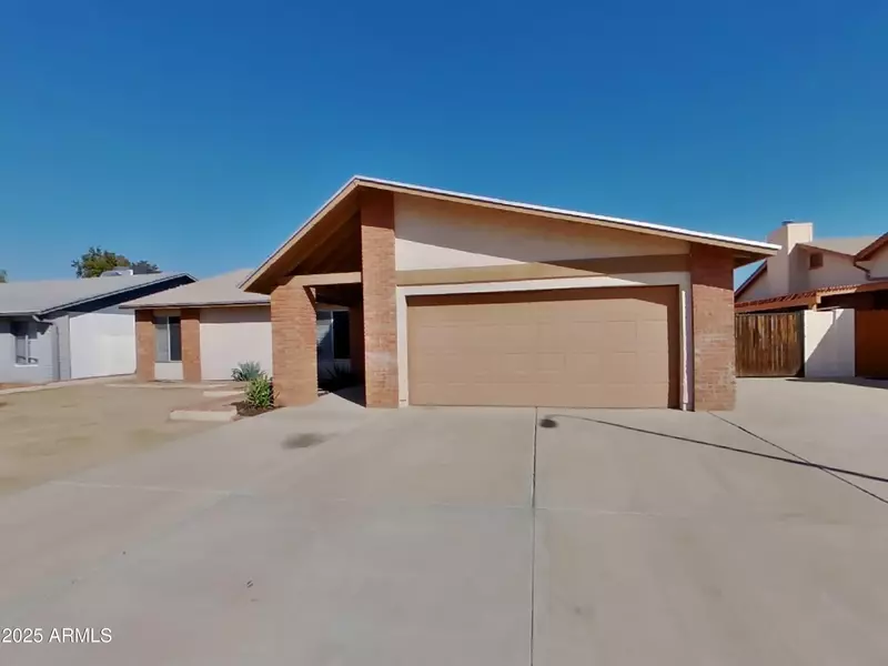 10044 W HIGHLAND Avenue, Phoenix, AZ 85037