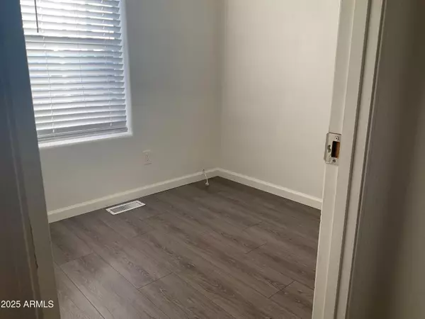 Mesa, AZ 85210,29 W Southern Avenue #26