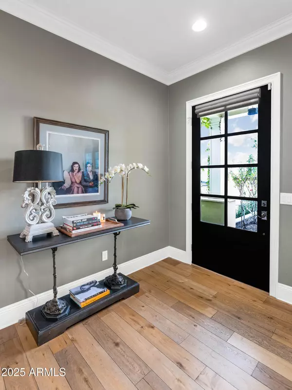 Phoenix, AZ 85018,3319 E MEDLOCK Drive