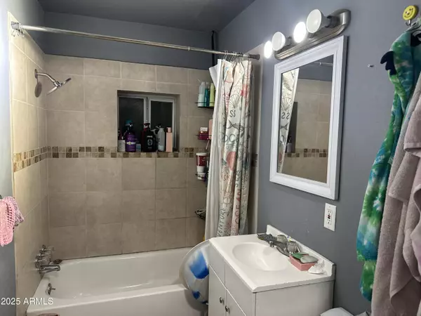 Phoenix, AZ 85009,2809 W Fillmore Street