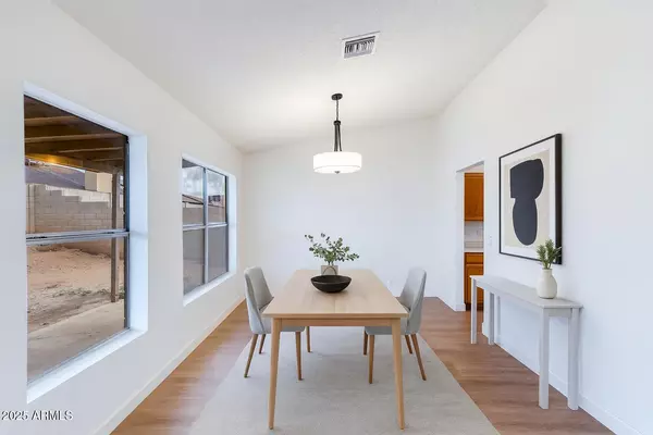 Phoenix, AZ 85037,8936 W GRANADA Road