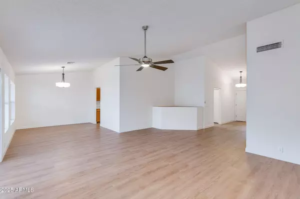 Phoenix, AZ 85037,8936 W GRANADA Road