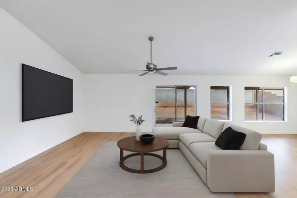 Phoenix, AZ 85037,8936 W GRANADA Road