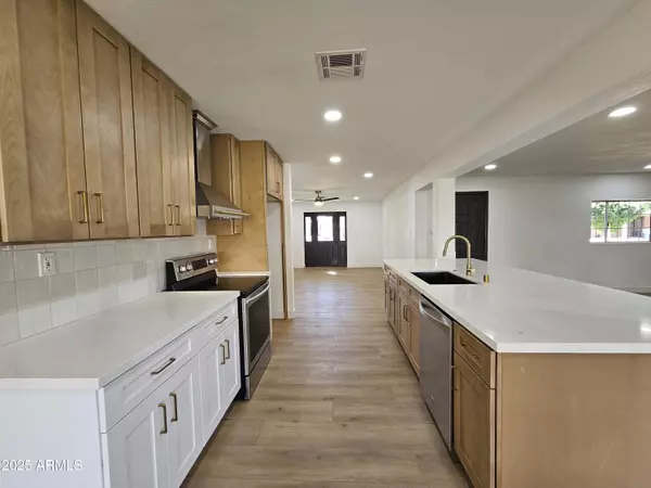 Phoenix, AZ 85015,6221 N 20TH Lane