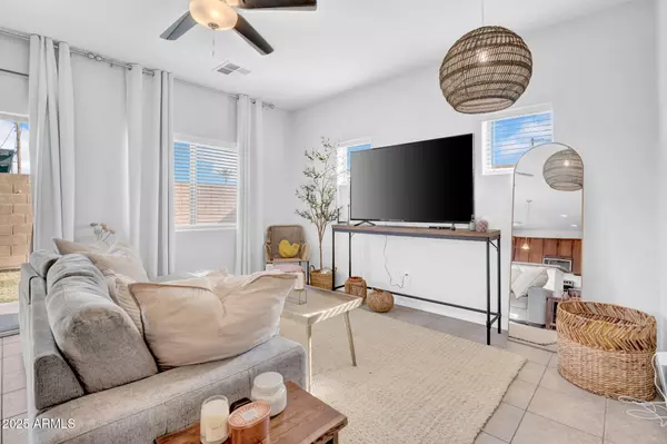 Phoenix, AZ 85018,2929 N 37TH Street #10