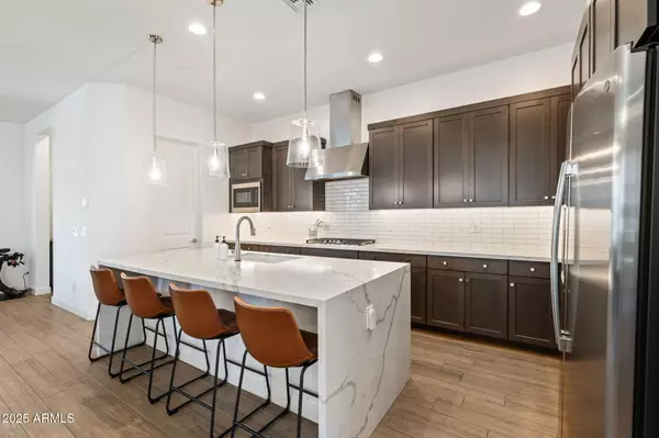 Phoenix, AZ 85042,813 E PASEO Way