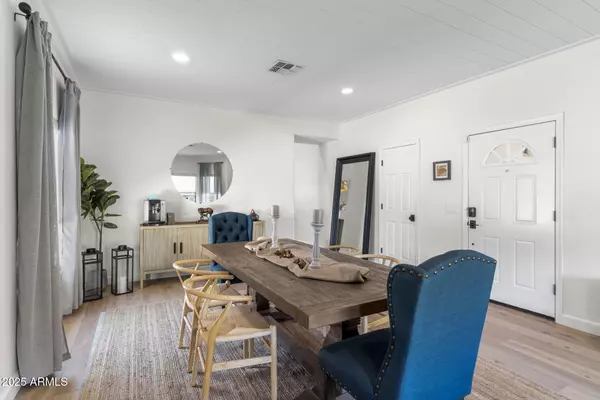 Phoenix, AZ 85014,1123 E FERN Drive S #South