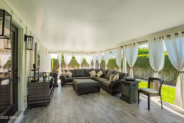 Phoenix, AZ 85014,5730 N 12TH Street