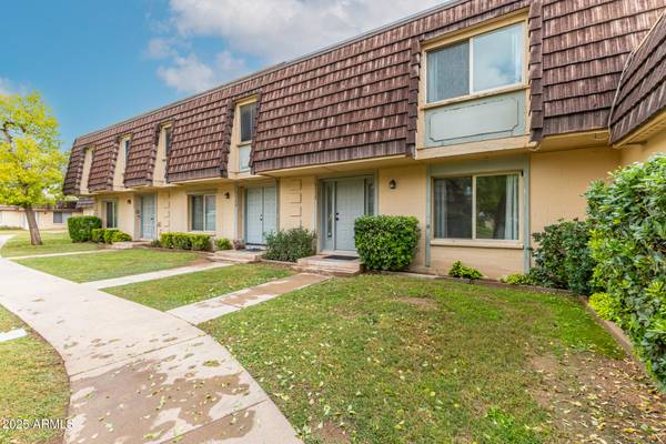 Tempe, AZ 85282,3332 S ELM Street