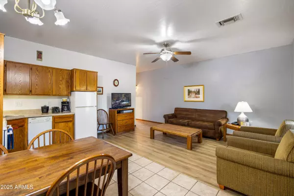 Pinetop, AZ 85935,5829 E BUCK SPRINGS Road #255