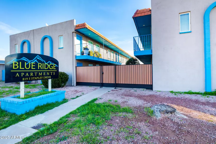 819 S STAPLEY Drive #3, Mesa, AZ 85204