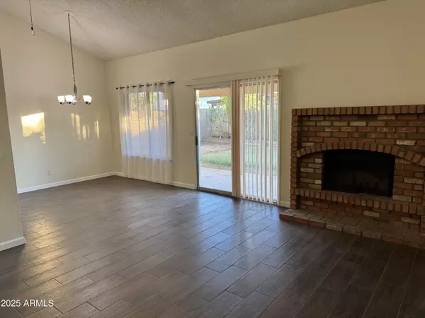 Phoenix, AZ 85035,4441 W LEWIS Avenue