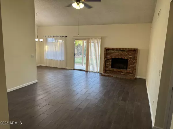 Phoenix, AZ 85035,4441 W LEWIS Avenue