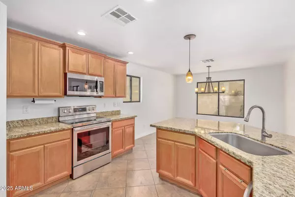 Apache Junction, AZ 85119,2179 E COCHISE Avenue