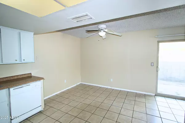 Phoenix, AZ 85051,3313 W HARMONT Drive #1