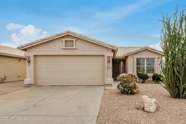 1365 E RUNAWAY BAY Drive, Chandler, AZ 85249