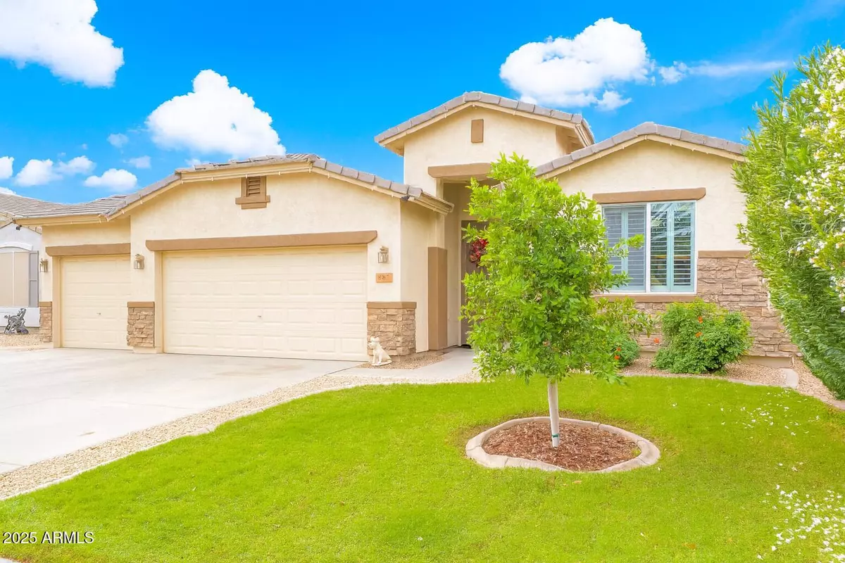 San Tan Valley, AZ 85143,887 W HEREFORD Drive