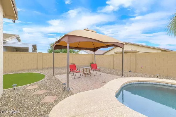 San Tan Valley, AZ 85143,887 W HEREFORD Drive