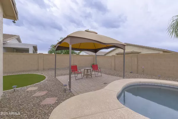 San Tan Valley, AZ 85143,887 W HEREFORD Drive