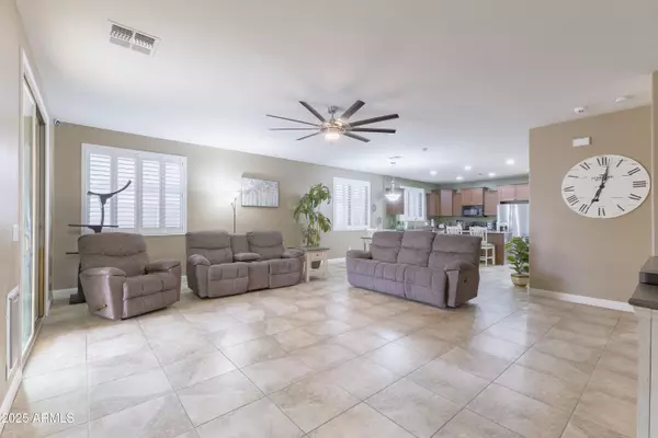 San Tan Valley, AZ 85143,887 W HEREFORD Drive