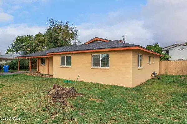 Phoenix, AZ 85014,742 E SIERRA VISTA Drive