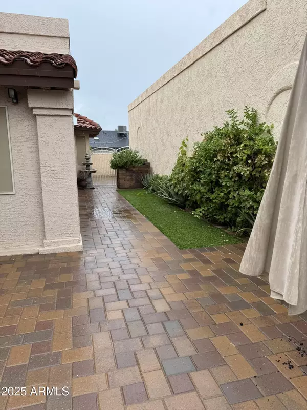 10854 E YUCCA Street, Scottsdale, AZ 85259